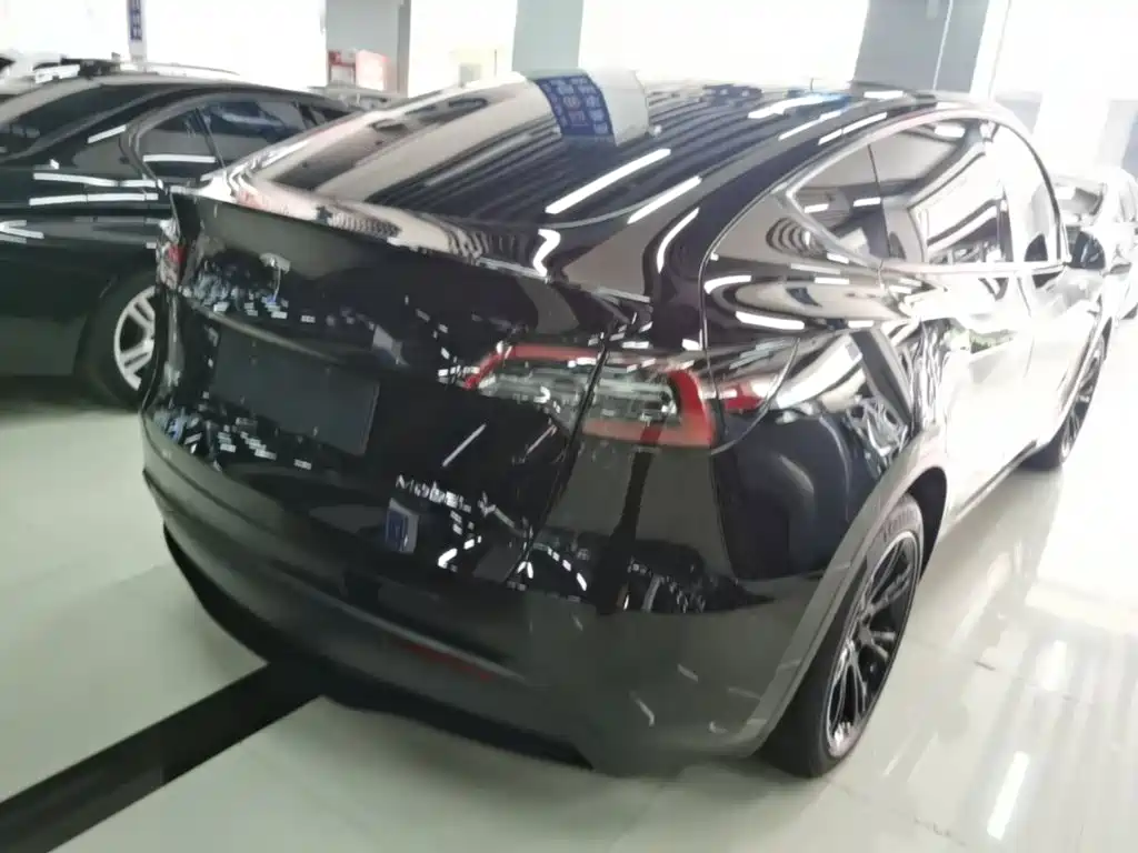 Tesla Model Y — фото 7