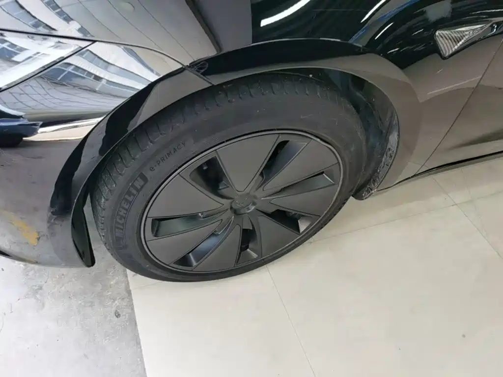 Tesla Model 3 — фото 23