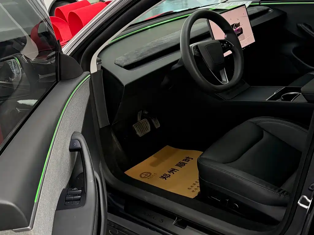 Tesla Model 3 — фото 6