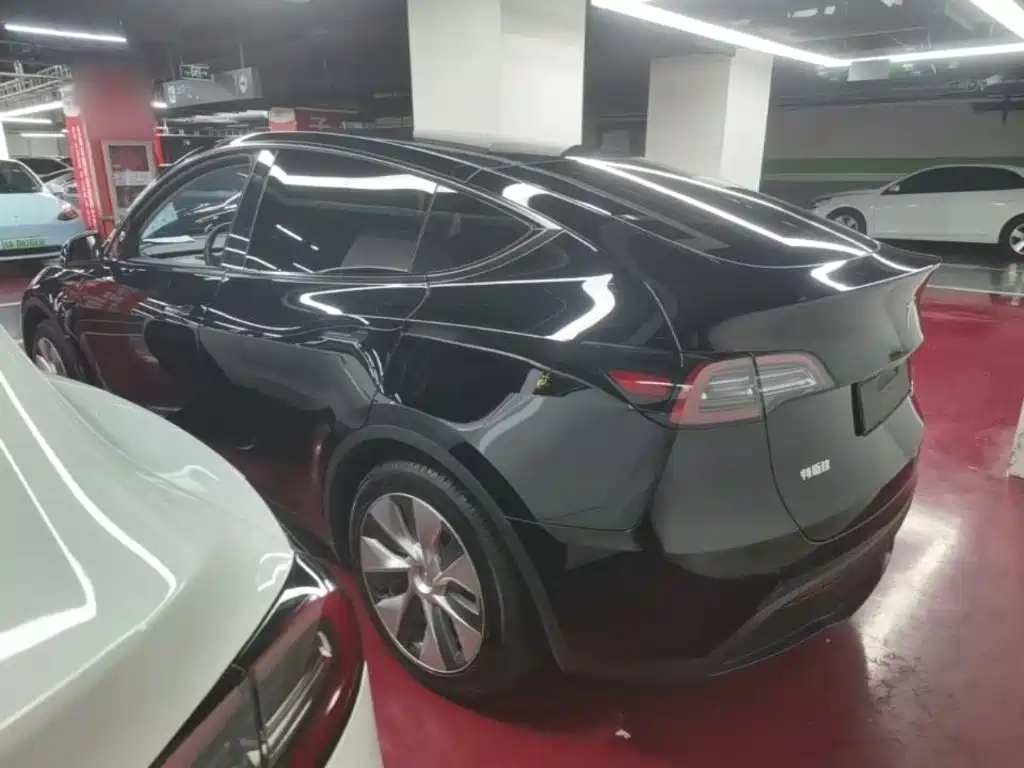 Tesla Model Y — фото 5