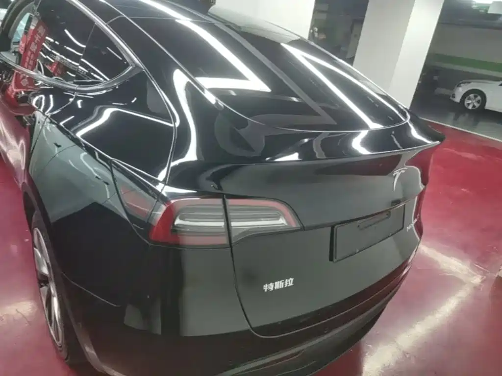 Tesla Model Y — фото 6