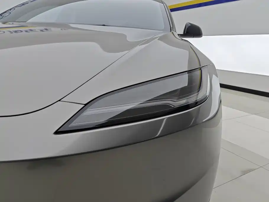 Tesla Model 3 — фото 5