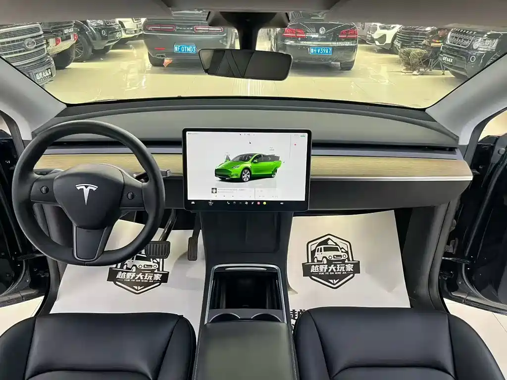 Tesla Model Y — фото 3