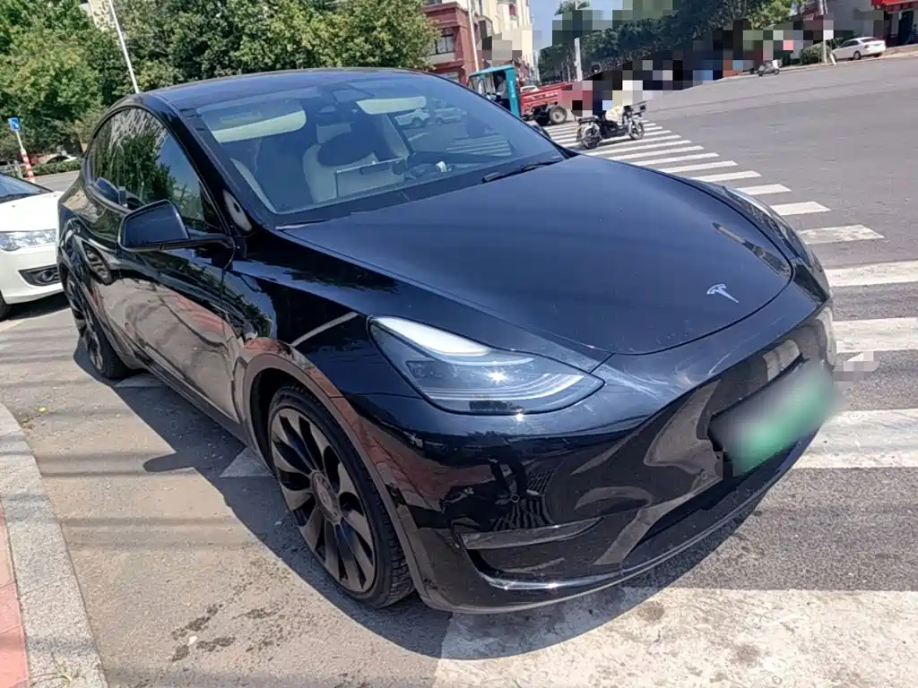 Tesla Model Y — фото 4