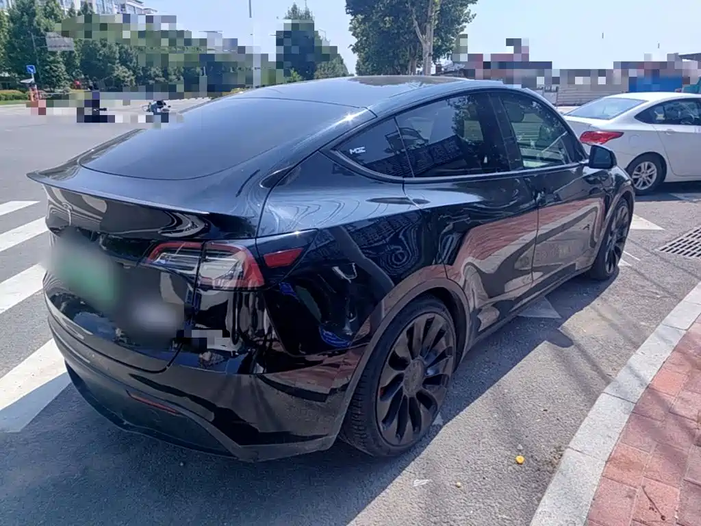 Tesla Model Y — фото 7