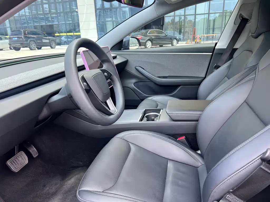 Tesla Model 3 — фото 5