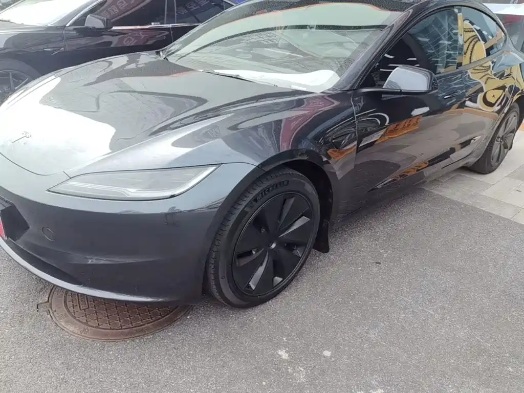 Tesla Model 3 — фото 2