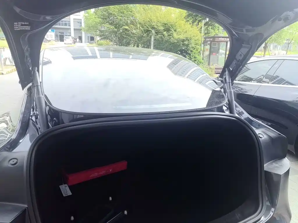 Tesla Model 3 — фото 19
