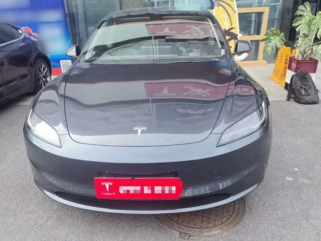 Tesla Model 3 — фото 3