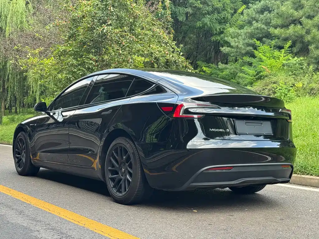 Tesla Model 3 — фото 5