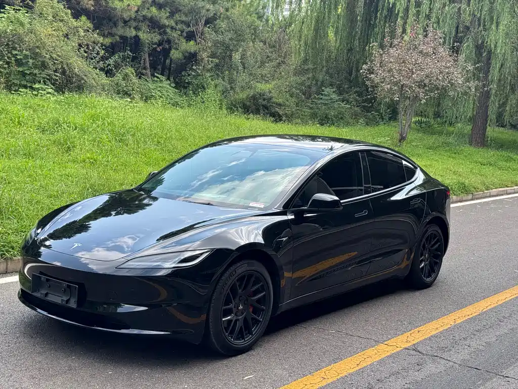 Tesla Model 3 — фото 8