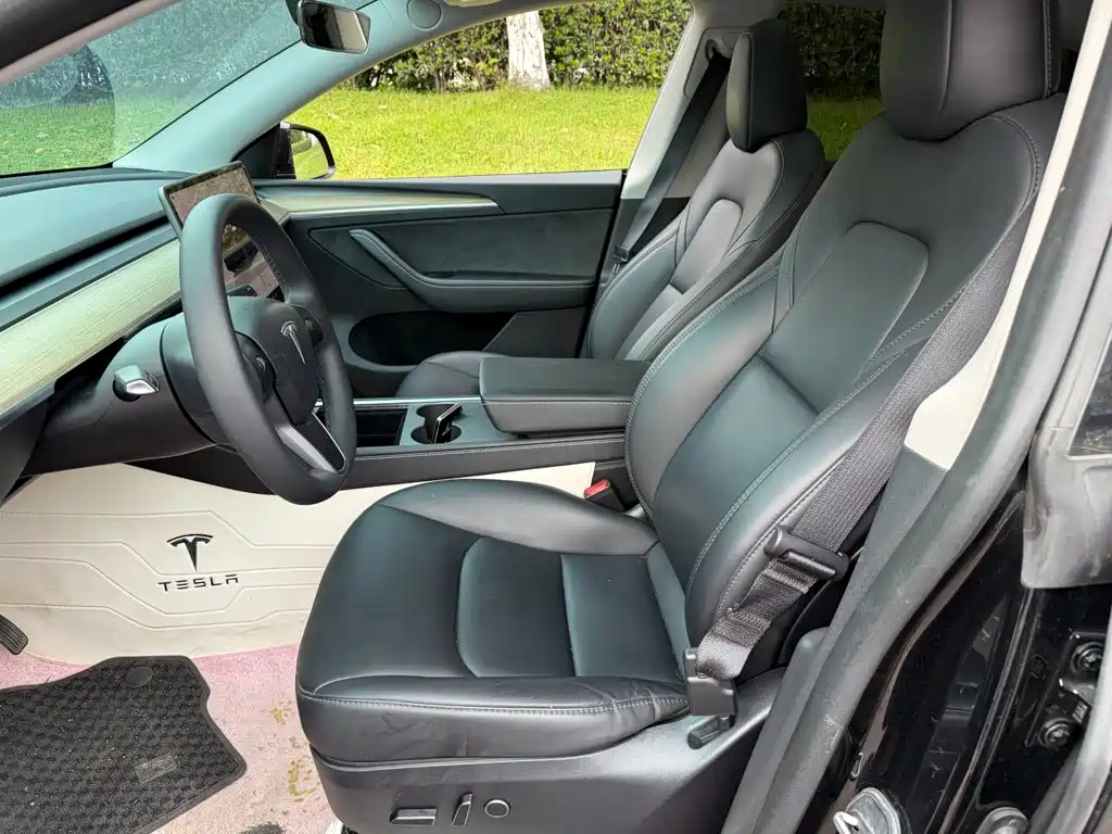 Tesla Model Y — фото 8