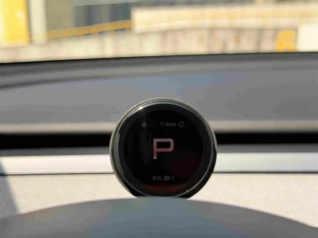 Tesla Model Y — фото 14