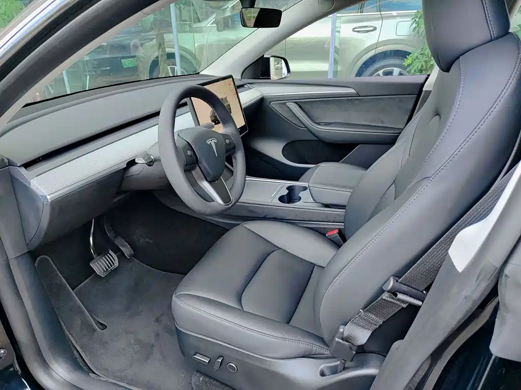 Tesla Model Y — фото 7