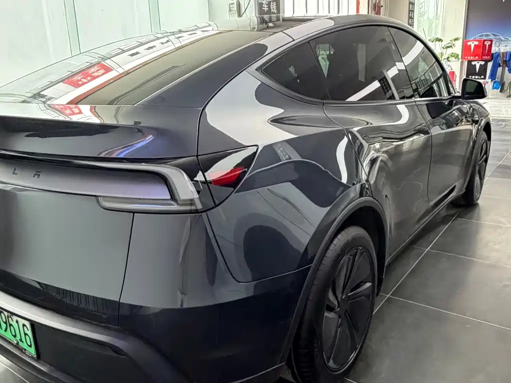 Tesla Model Y — фото 4