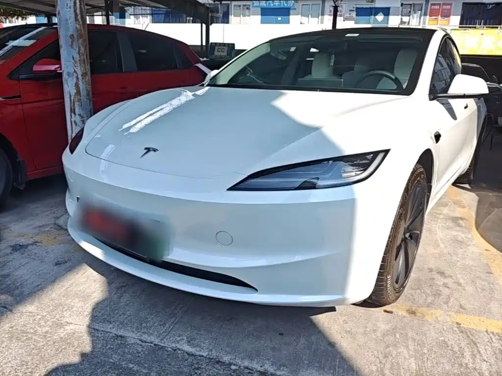 Tesla Model 3 — фото 2