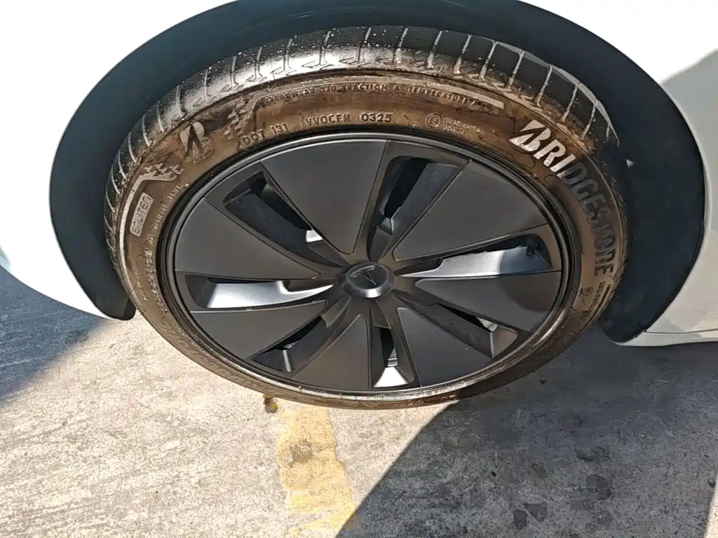 Tesla Model 3 — фото 23