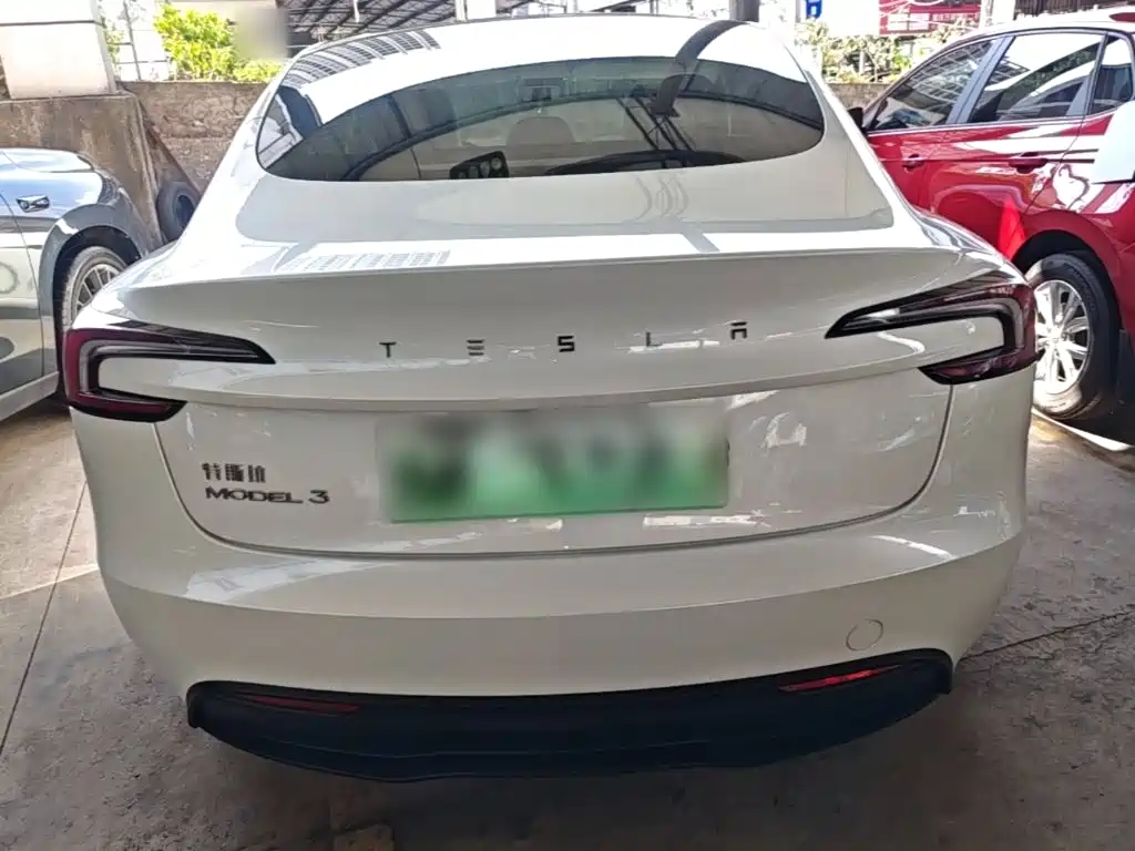 Tesla Model 3 — фото 6