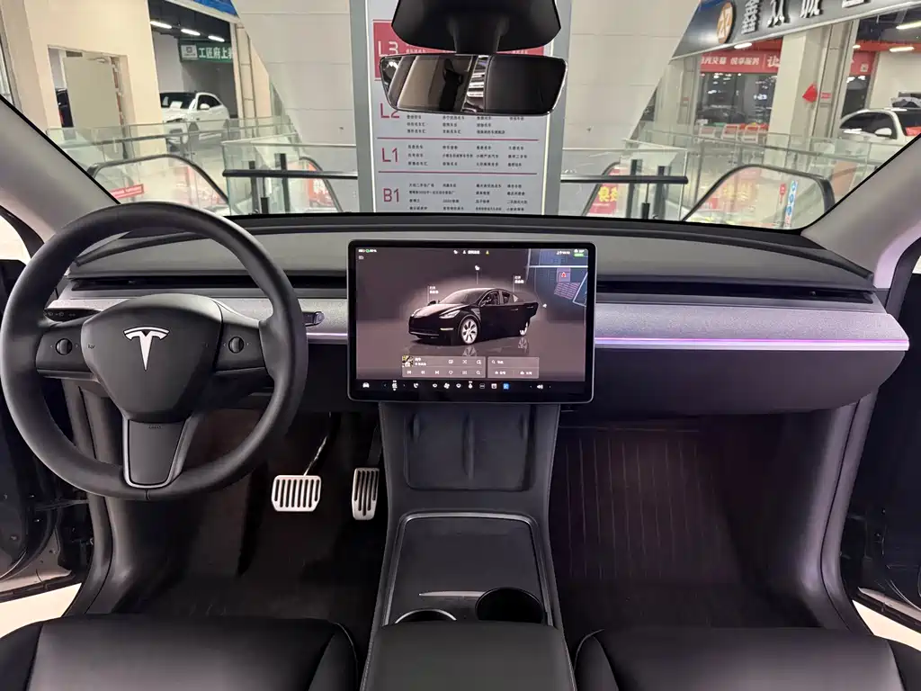 Tesla Model Y — фото 5