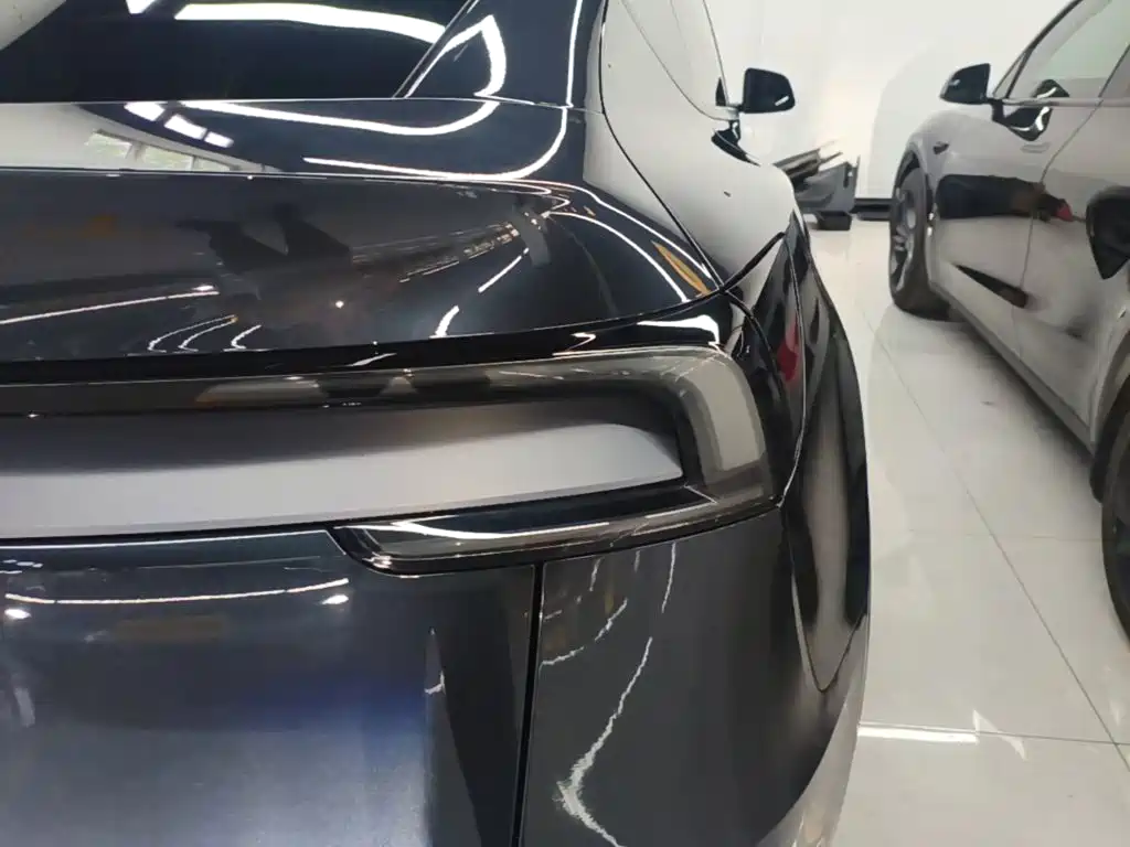 Tesla Model Y — фото 24