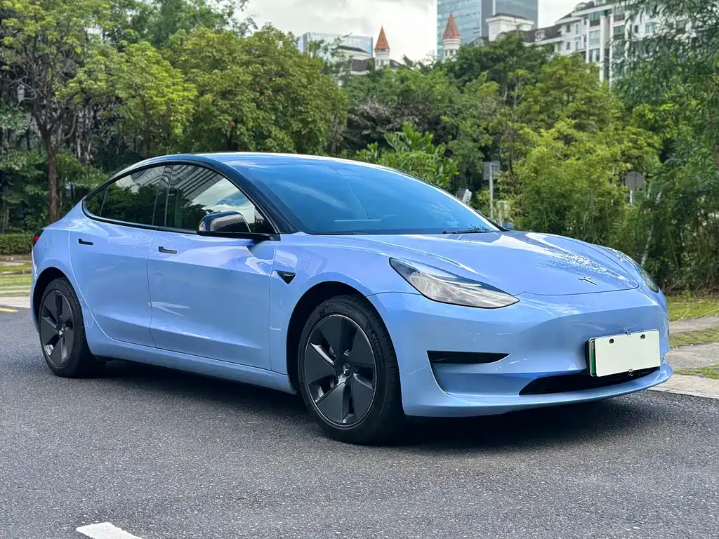 Tesla Model 3 — фото 3