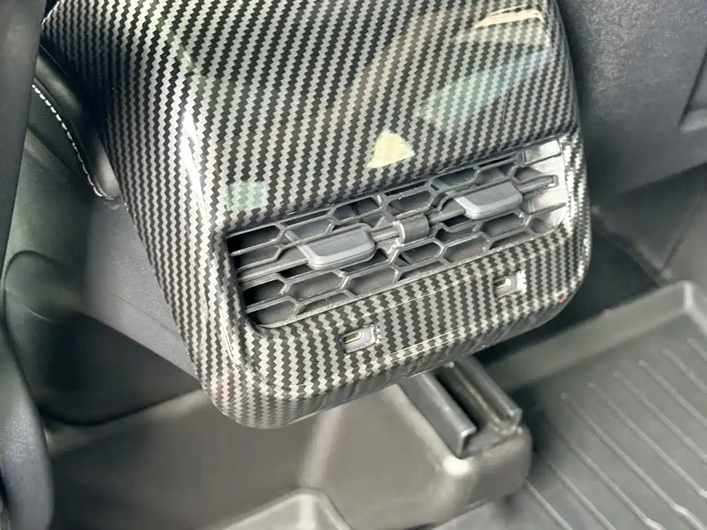 Tesla Model Y — фото 19