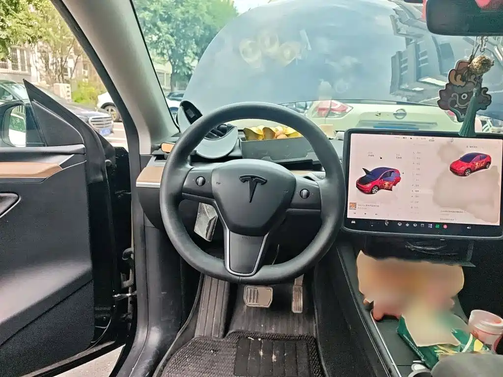 Tesla Model Y — фото 3