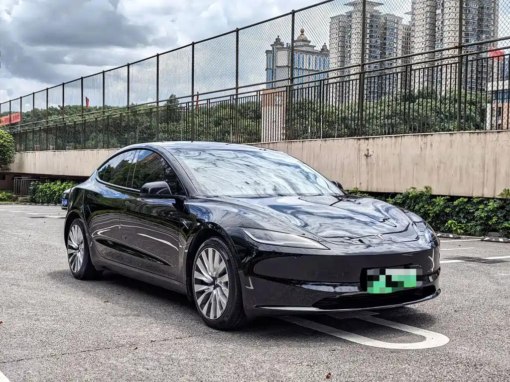 Tesla Model 3 — фото 3