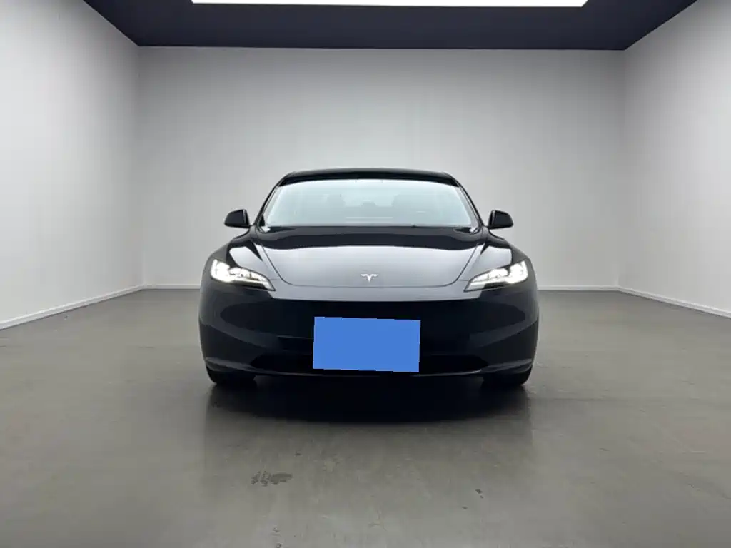 Tesla Model 3 — фото 2
