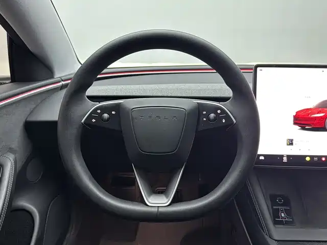 Tesla Model 3 — фото 7
