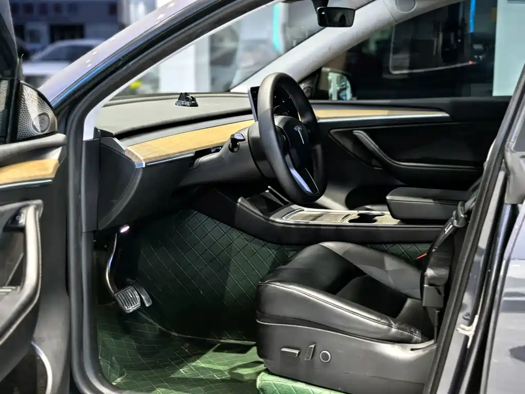 Tesla Model Y — фото 7