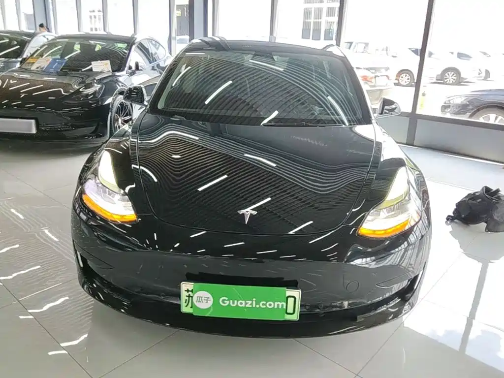 Tesla Model 3 — фото 3