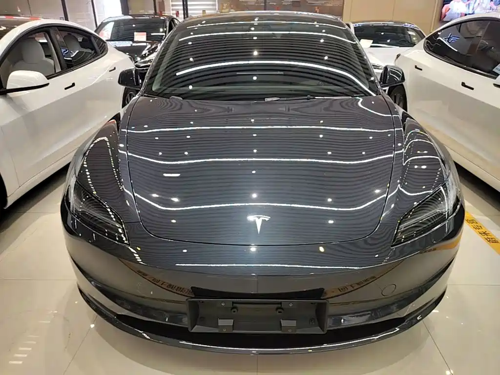 Tesla Model 3 — фото 3