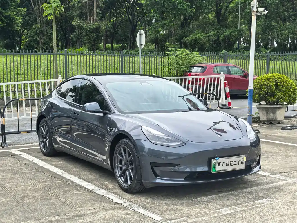 Tesla Model 3 — фото 3