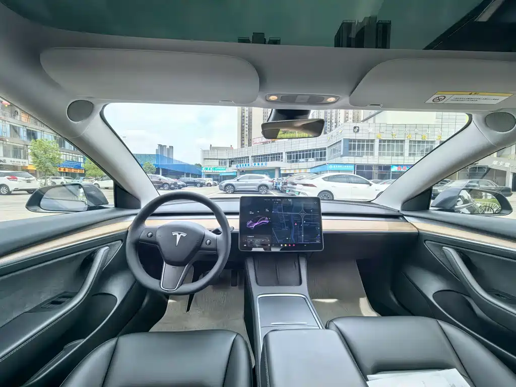 Tesla Model 3 — фото 6