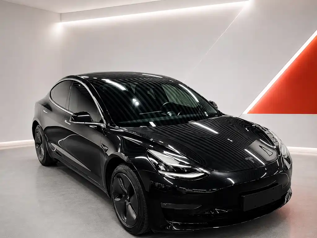 Tesla Model 3 — фото 3