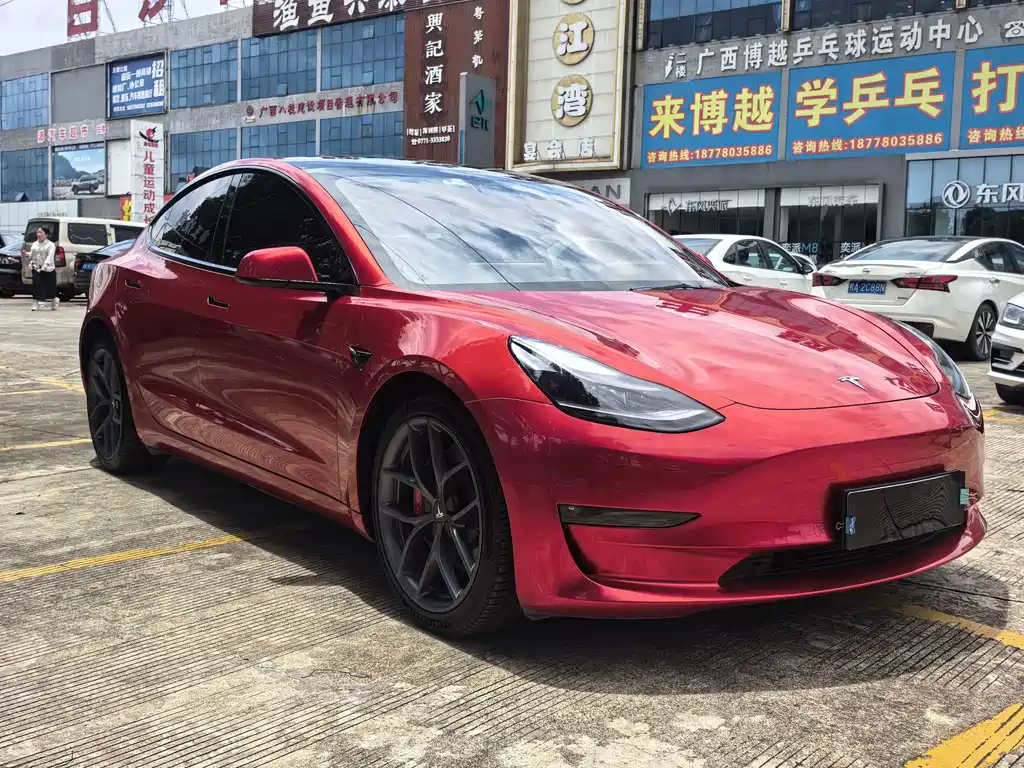 Tesla Model 3 — фото 3
