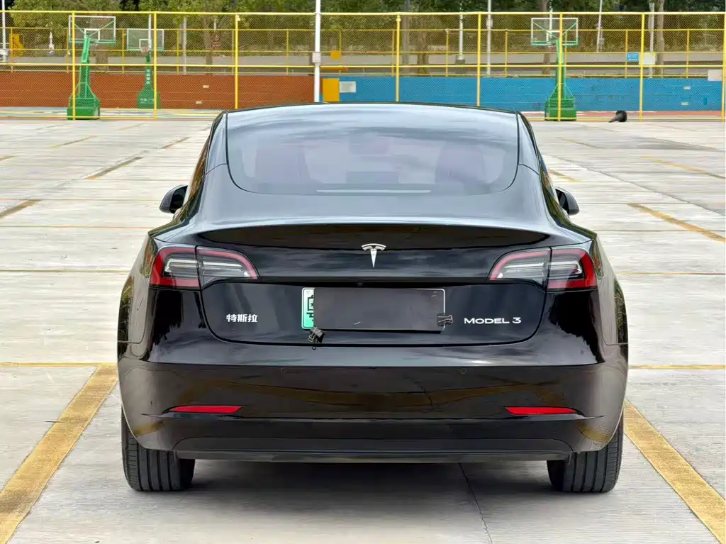 Tesla Model 3 — фото 4