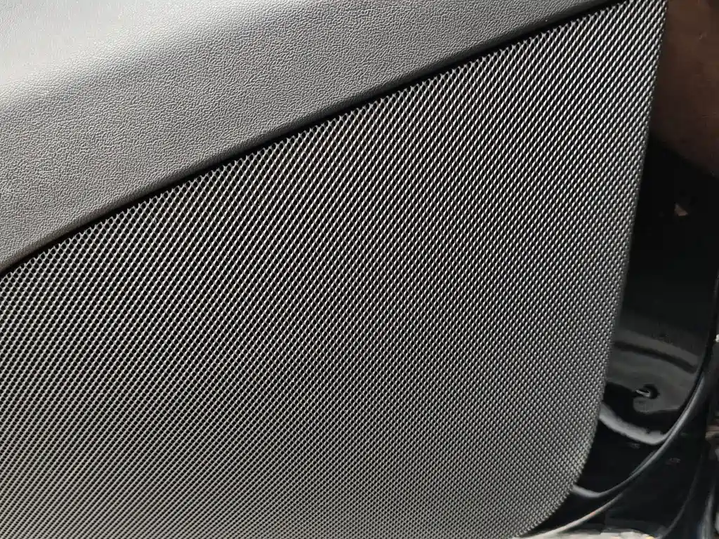 Tesla Model Y — фото 35