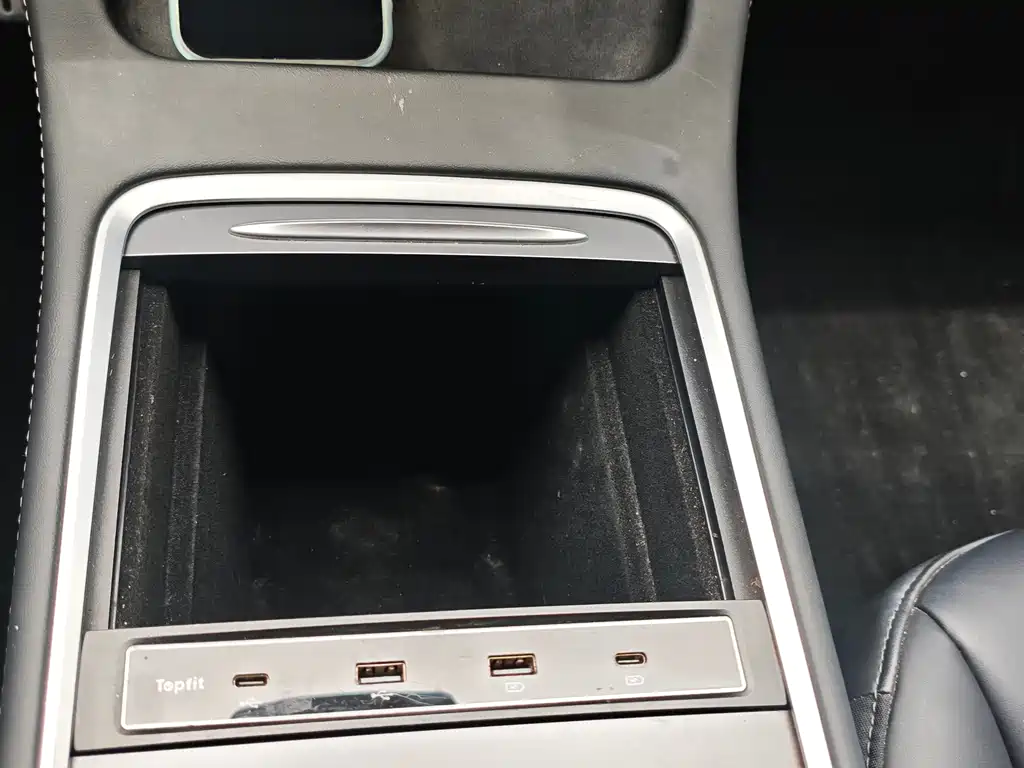 Tesla Model Y — фото 37