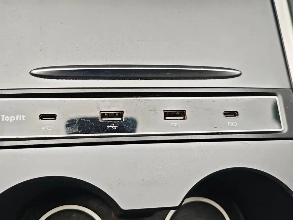 Tesla Model Y — фото 38