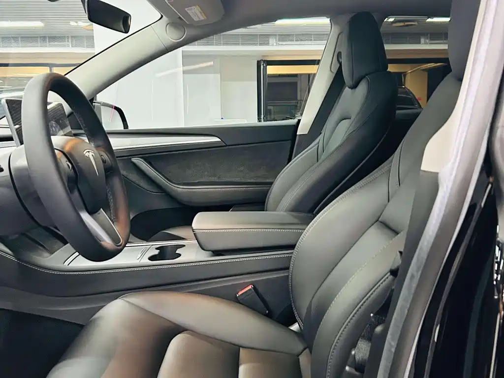 Tesla Model Y — фото 4