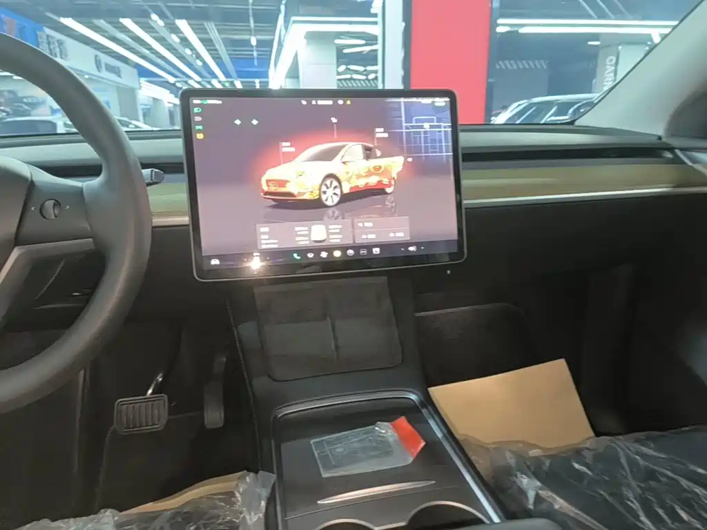 Tesla Model Y — фото 13