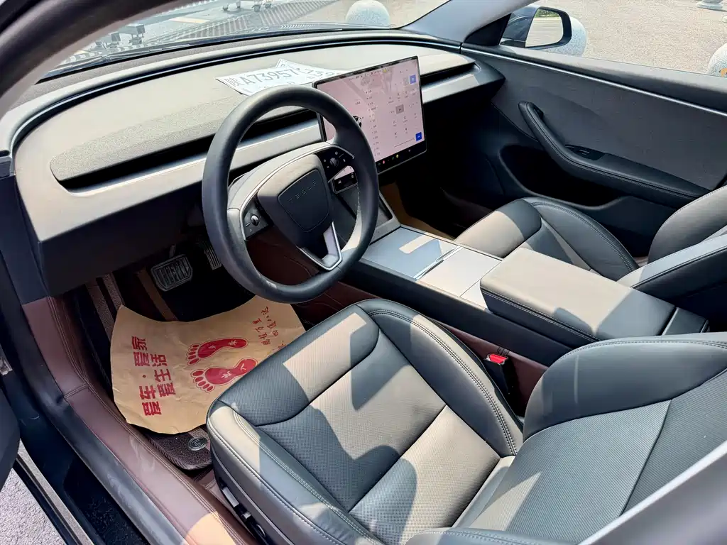 Tesla Model 3 — фото 8