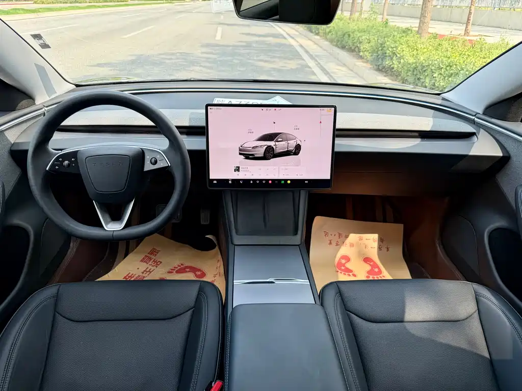 Tesla Model 3 — фото 9
