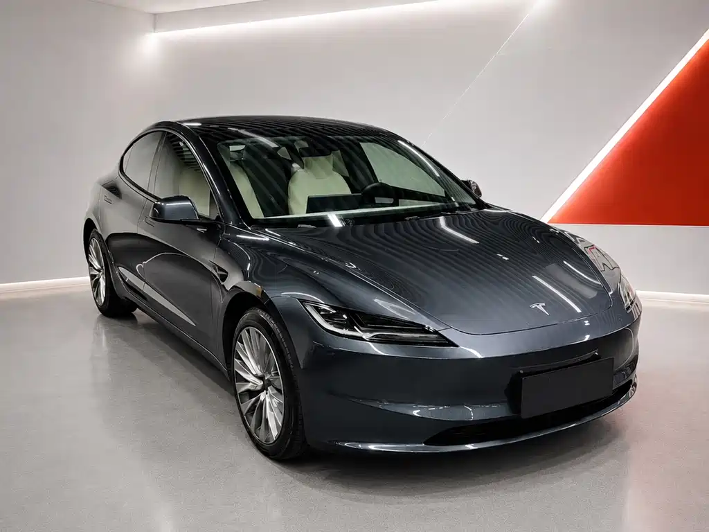 Tesla Model 3 — фото 3