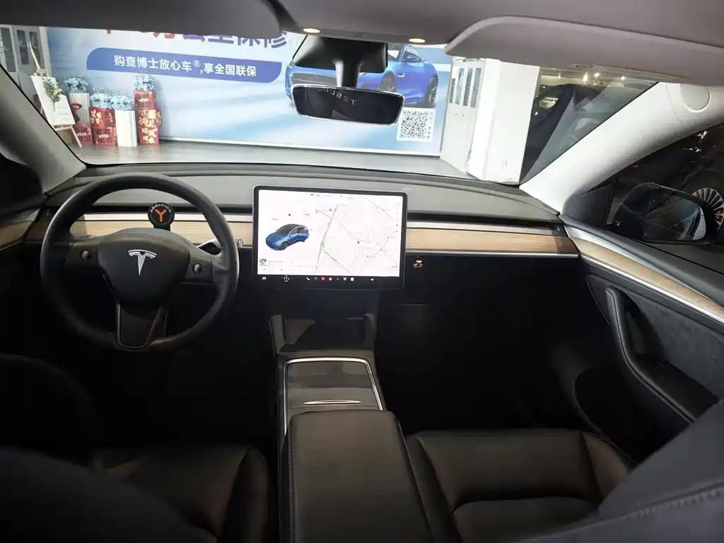 Tesla Model Y — фото 6