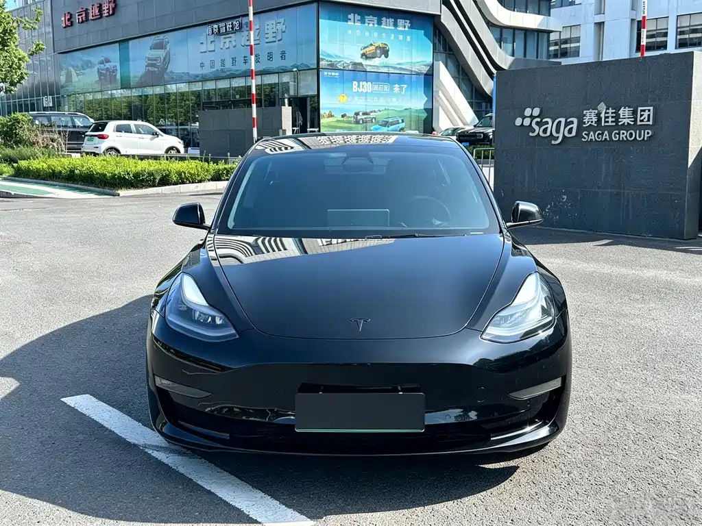 Tesla Model 3 — фото 2