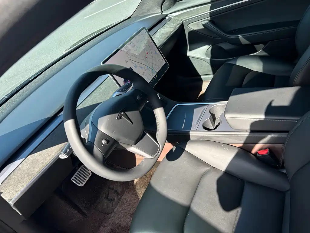 Tesla Model 3 — фото 5