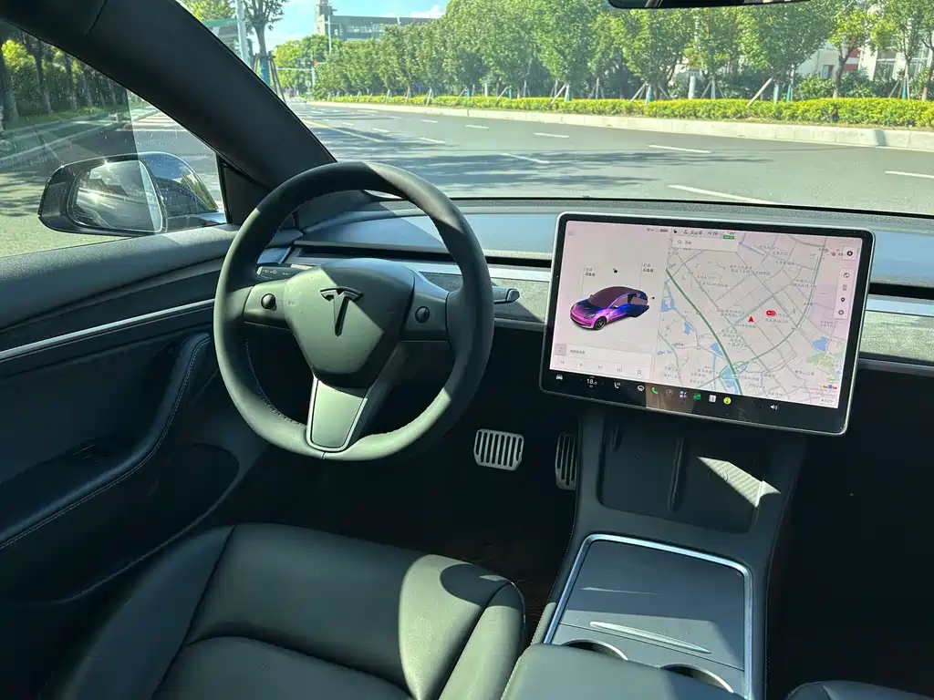 Tesla Model 3 — фото 9